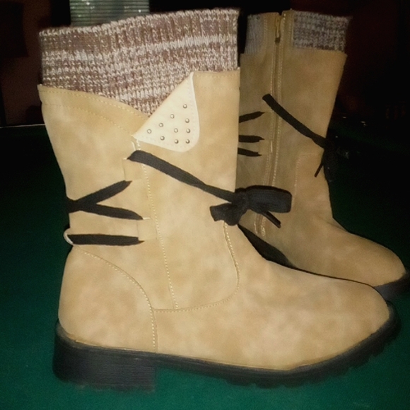 Tan suede boots size 9 - Picture 2 of 6